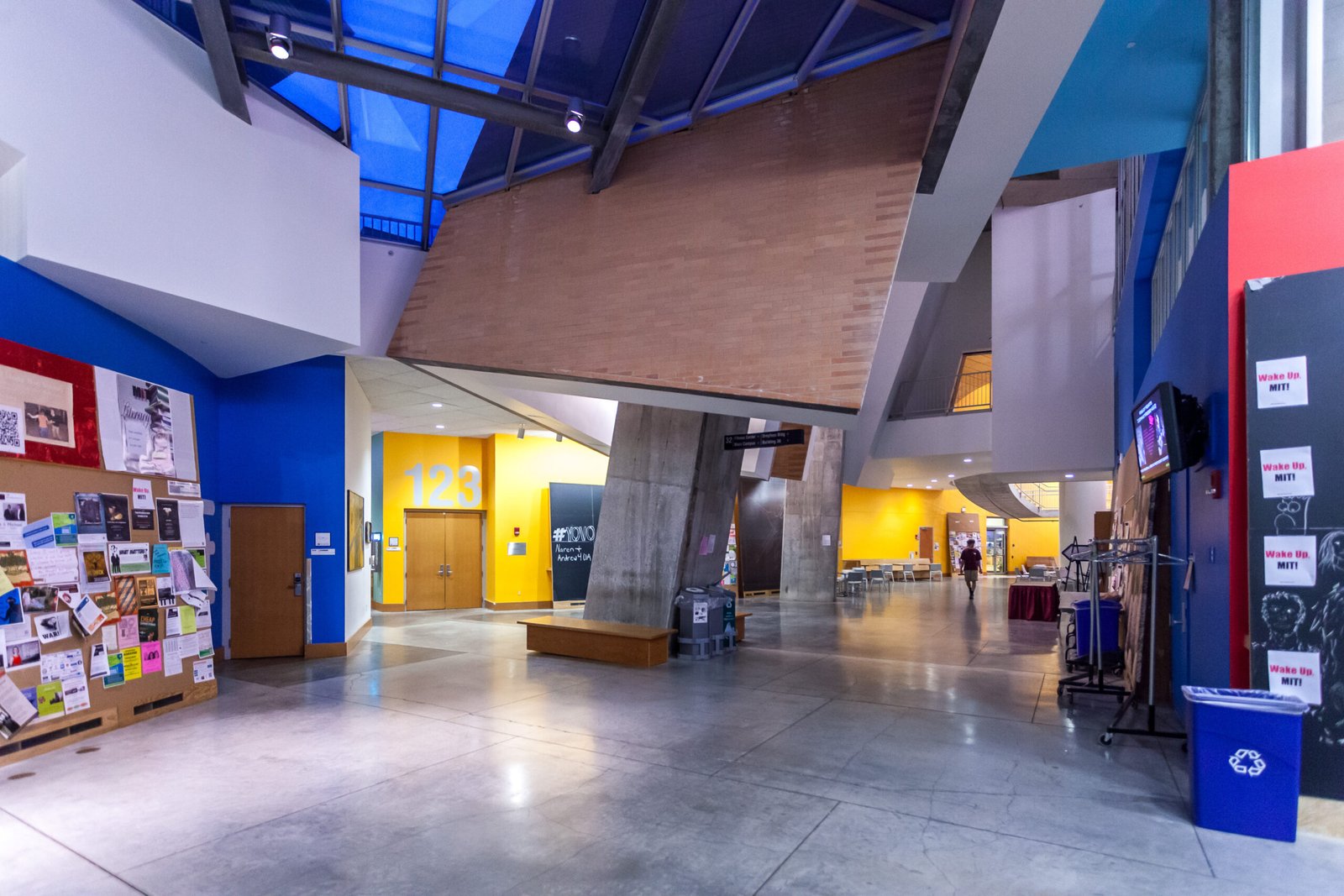 Frank Gehry (MIT Stata Center)