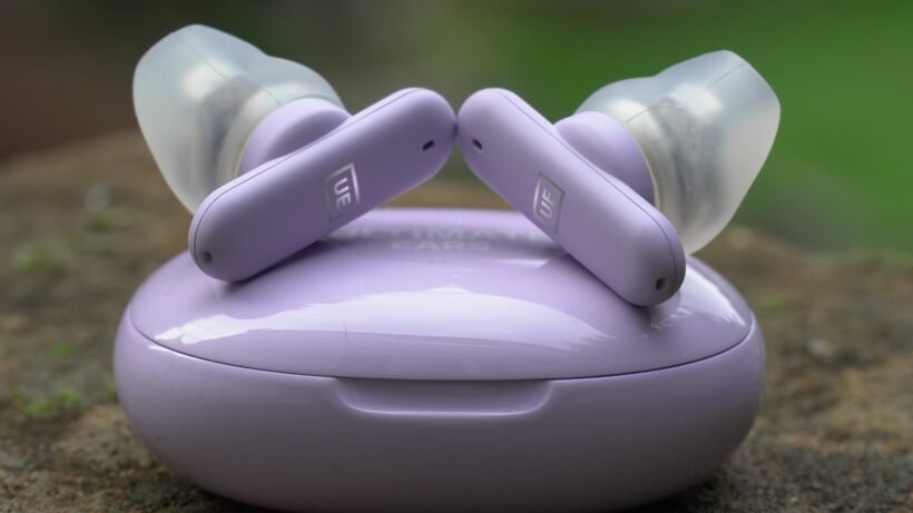Ultimate Ears (Earphones)